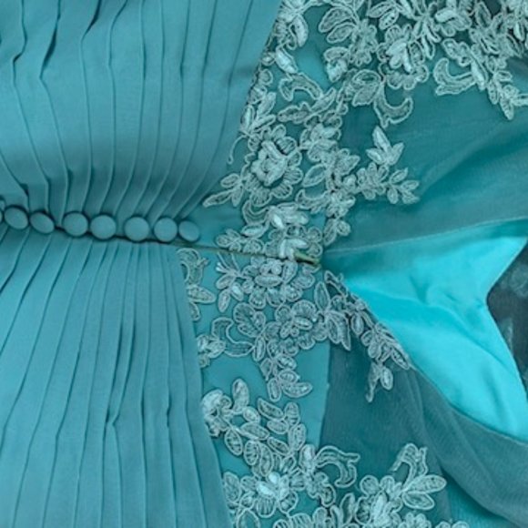 Exquisite Lace Wedding Dress in Soft Blue - Picture 9 of 10